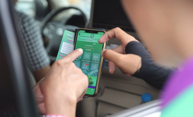 Những khoản phí nhỏ này, khi tích lũy, có thể ăn mòn đáng kể biên lợi nhuận vốn đã thấp của các kèo bào cỏ.